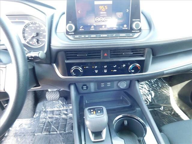 Used 2024 Nissan Rogue S FWD image 21