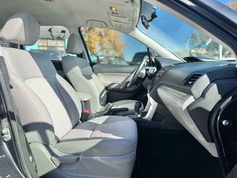 Used 2015 Subaru Forester 2.5i AWD/4WD image 6