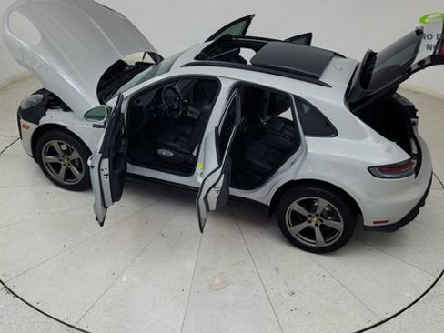 Used 2024 Porsche Macan AWD/4WD image 84