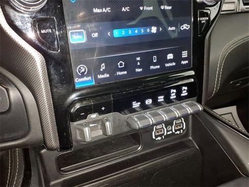 Used 2022 RAM 3500 Limited image 21