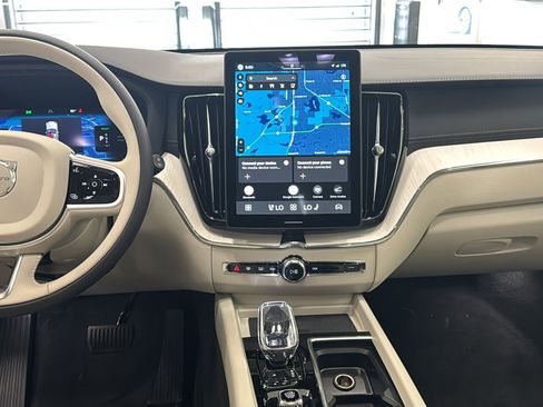 New 2026 Volvo XC60 T8 Ultra w/ Climate Package AWD/4WD image 11