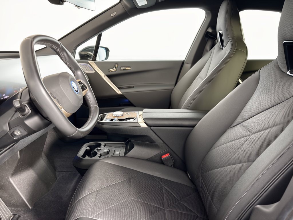 Used 2024 BMW iX M60 AWD/4WD image 5
