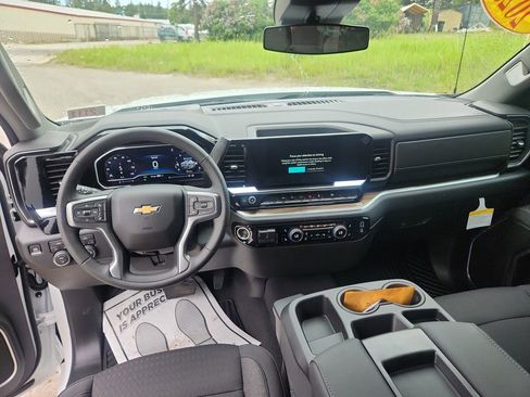 New 2025 Chevrolet Silverado 1500 LT image 16