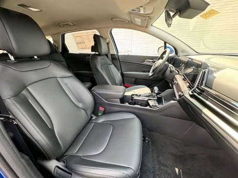 Certified 2025 Kia Sportage EX image 20