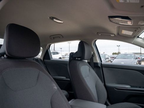 Used 2025 Kia K4 EX image 12