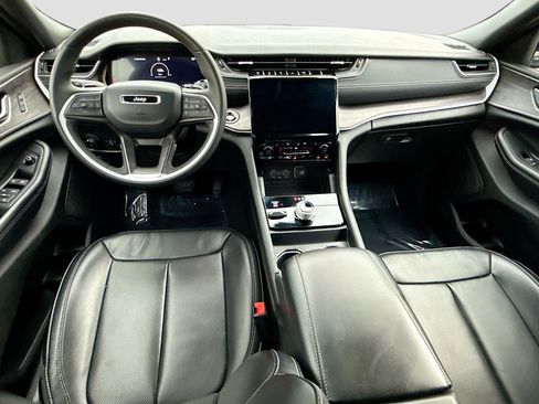 Used 2024 Jeep Grand Cherokee L Limited w/ Luxury Tech Group II image 15