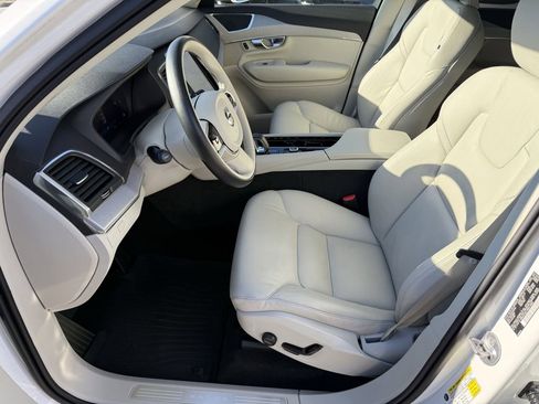 Certified 2024 Volvo XC90 B5 Core w/ Protection Package Premier image 9