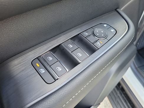 Certified 2025 Nissan Armada SV AWD/4WD image 11