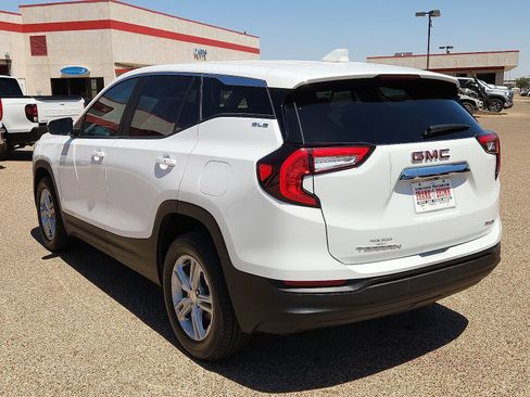 Used 2023 GMC Terrain SLE AWD/4WD image 3