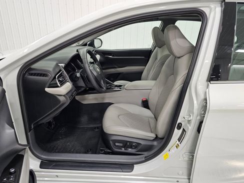 Used 2023 Toyota Camry XSE w/ Cold Weather Package image 11