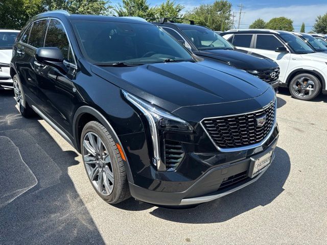 Used 2019 Cadillac XT4 Premium Luxury FWD image 1