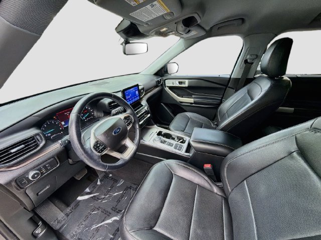 Used 2022 Ford Explorer Limited w/ Equipment Group 301A RWD image 21
