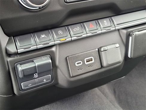 Used 2024 Chevrolet Silverado 1500 Custom image 27