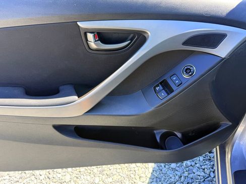 Used 2013 Hyundai Elantra FWD image 10