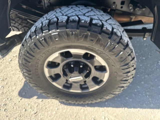 Used 2024 Ford F250 Platinum w/ Tremor Off-Road Package AWD/4WD image 32