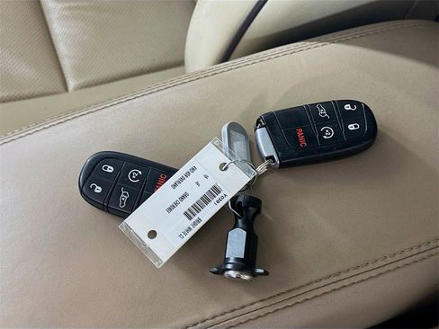 Used 2016 Jeep Grand Cherokee Overland w/ Advanced Technology Group image 36