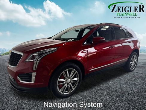 Used 2025 Cadillac XT5 Sportv w/ Technology Package AWD/4WD image 2