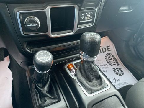 Certified 2018 Jeep Wrangler Unlimited Sport image 24