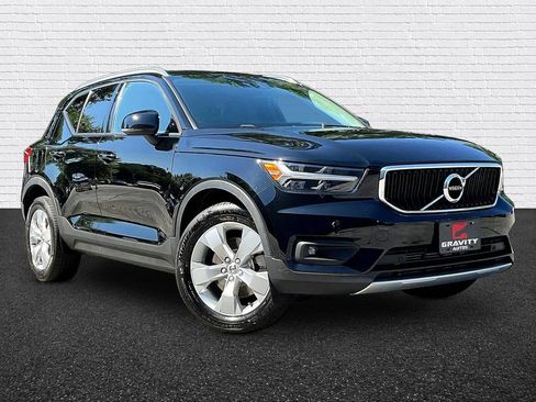 Used 2022 Volvo XC40 T5 Momentum AWD/4WD image 3