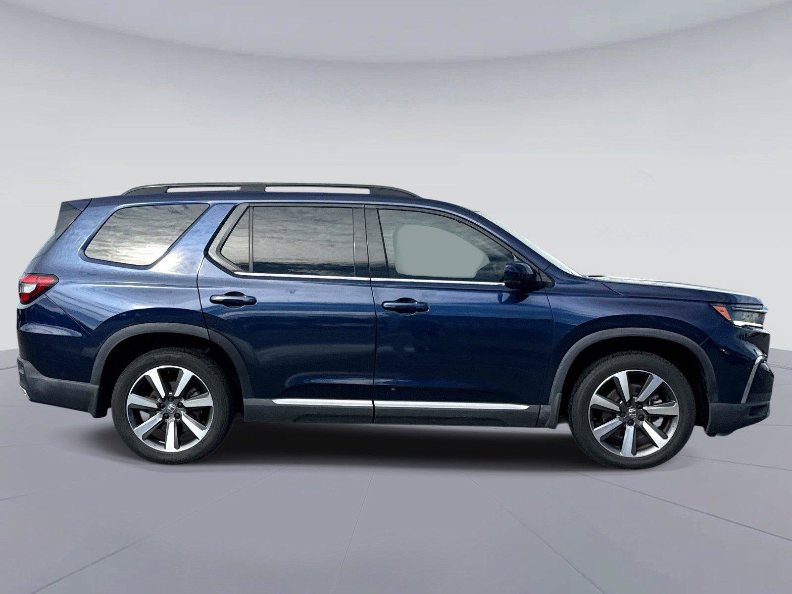 Certified 2024 Honda Pilot Touring image 2
