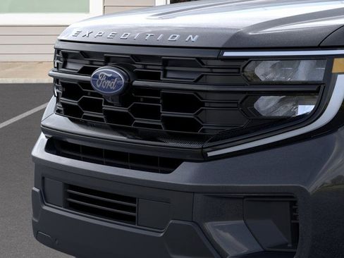 New 2025 Ford Expedition Max Active image 17