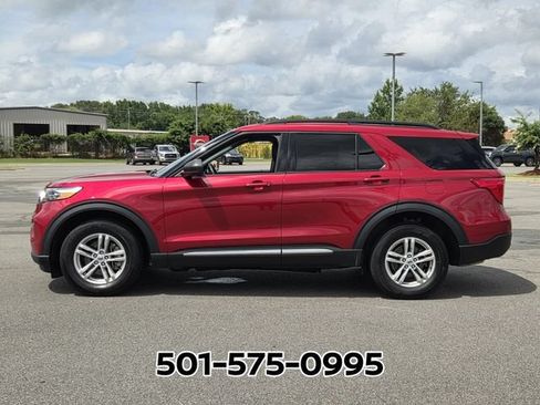 Used 2024 Ford Explorer XLT w/ Equipment Group 202A AWD/4WD image 2