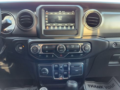 Used 2022 Jeep Wrangler Unlimited Sport image 18