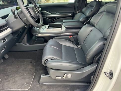 New 2026 Lincoln Navigator L Reserve w/ Jet Appearance Package image 10