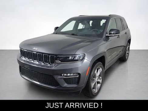 Used 2024 Jeep Grand Cherokee Limited AWD/4WD image 7