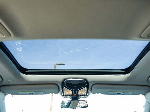 Used 2019 BMW 740i image 19