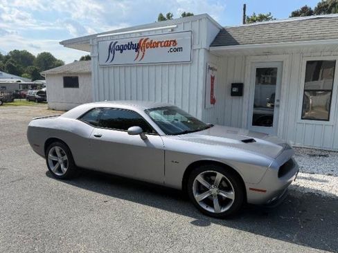 Used 2015 Dodge Challenger R/T w/ Quick Order Package 22B R/T RWD image 1