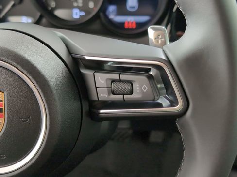 Certified 2025 Porsche Macan AWD/4WD image 27