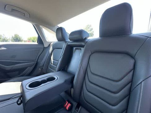 Used 2021 Volkswagen Jetta SEL Premium FWD image 18