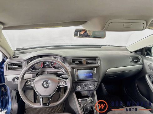 Used 2016 Volkswagen Jetta SE FWD image 25