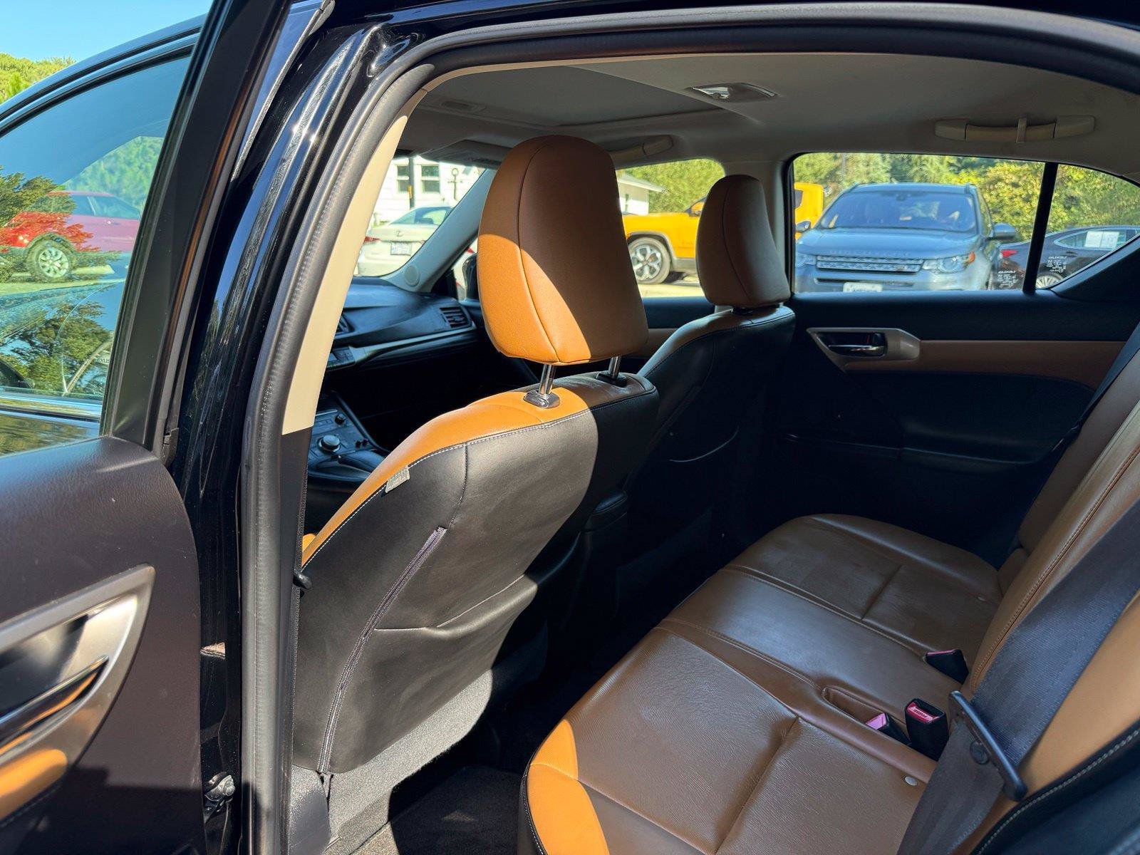 Used 2016 Lexus CT 200h w/ Navigation Package FWD image 23