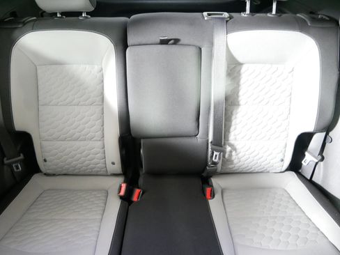 Used 2021 Chevrolet Equinox LT image 13