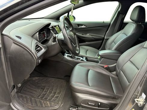 Used 2019 Chevrolet Cruze Diesel w/ Sun And Sound Package FWD image 11
