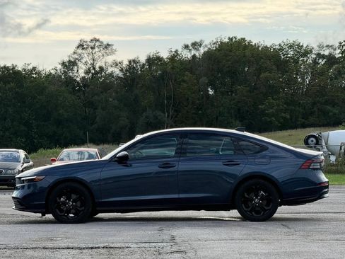 Used 2025 Honda Accord SE image 4