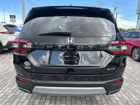Used 2023 Honda Pilot Elite image 6
