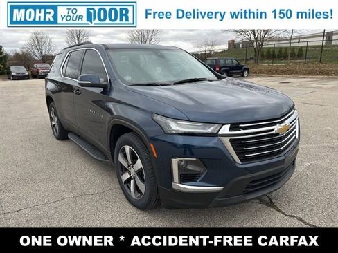Used 2022 Chevrolet Traverse LT w/ LT Premium Package image 3