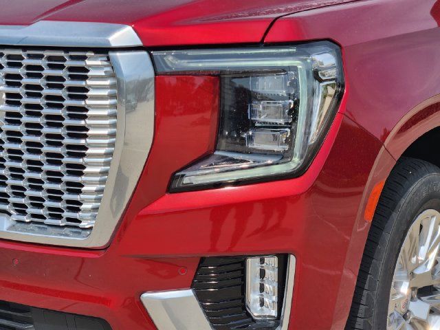 Used 2023 GMC Yukon XL Denali AWD/4WD image 9