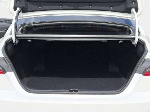 Used 2025 Toyota Camry SE FWD image 14