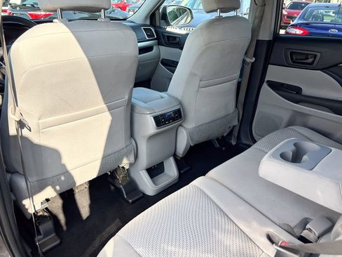 Used 2019 Toyota Highlander LE AWD/4WD image 36