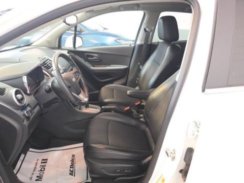 Used 2016 Chevrolet Trax LT w/ LT Convenience Package AWD/4WD image 7