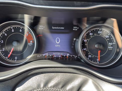 Used 2020 Jeep Cherokee Limited AWD/4WD image 28