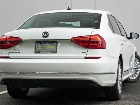 Used 2016 Volkswagen Passat 1.8T SE FWD image 4