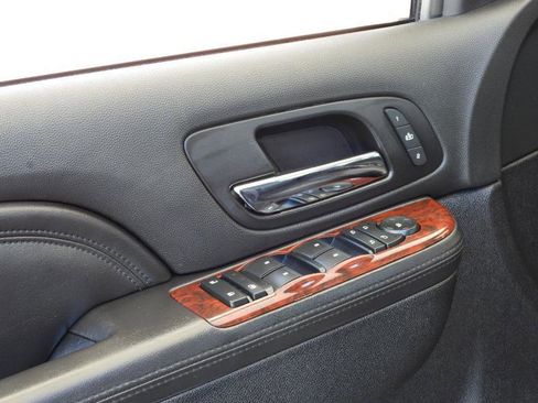 Used 2013 Cadillac Escalade Luxury RWD image 50