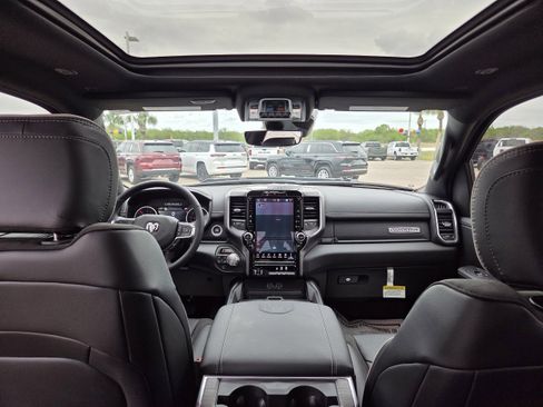 New 2026 RAM 1500 Laramie AWD/4WD image 23