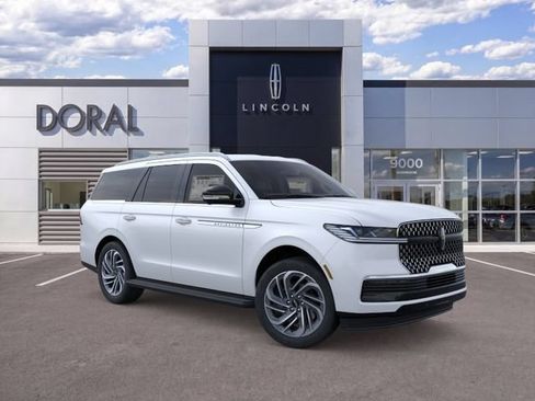 New 2026 Lincoln Navigator Premiere AWD/4WD image 15