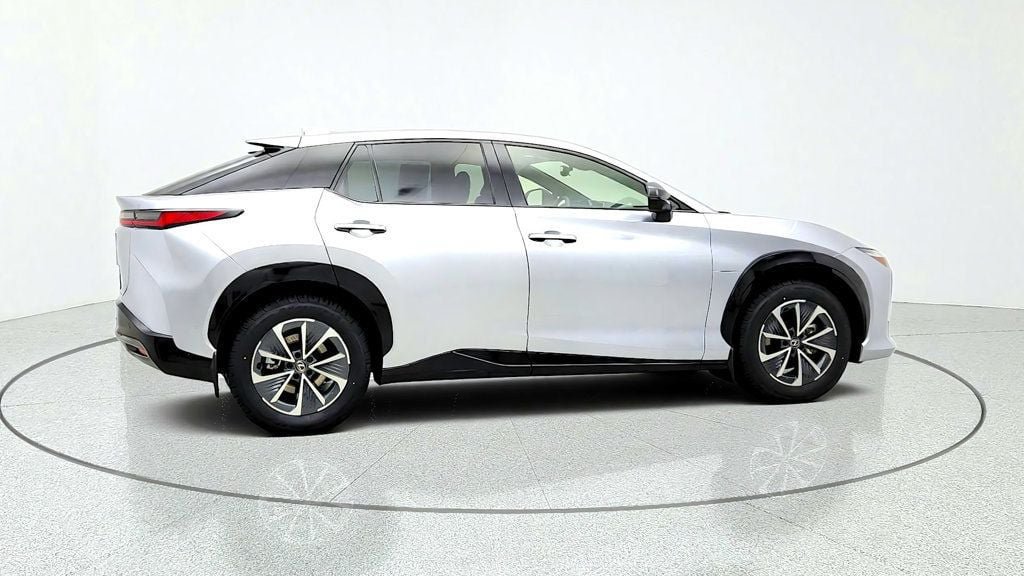 Used 2023 Lexus RZ 450e Premium w/ Technology Package AWD/4WD image 4